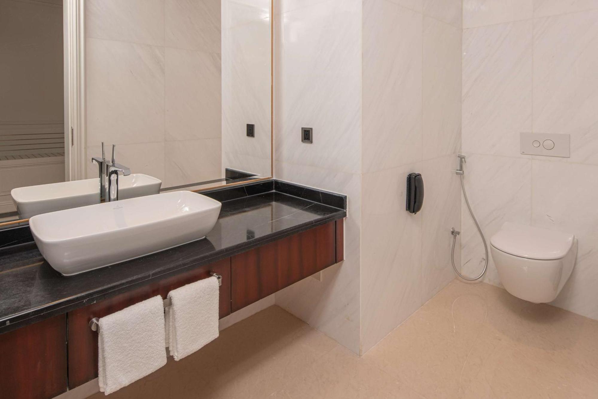 Hilton Brazzaville Les Tours Jumelles Hotel & Residences المظهر الخارجي الصورة
