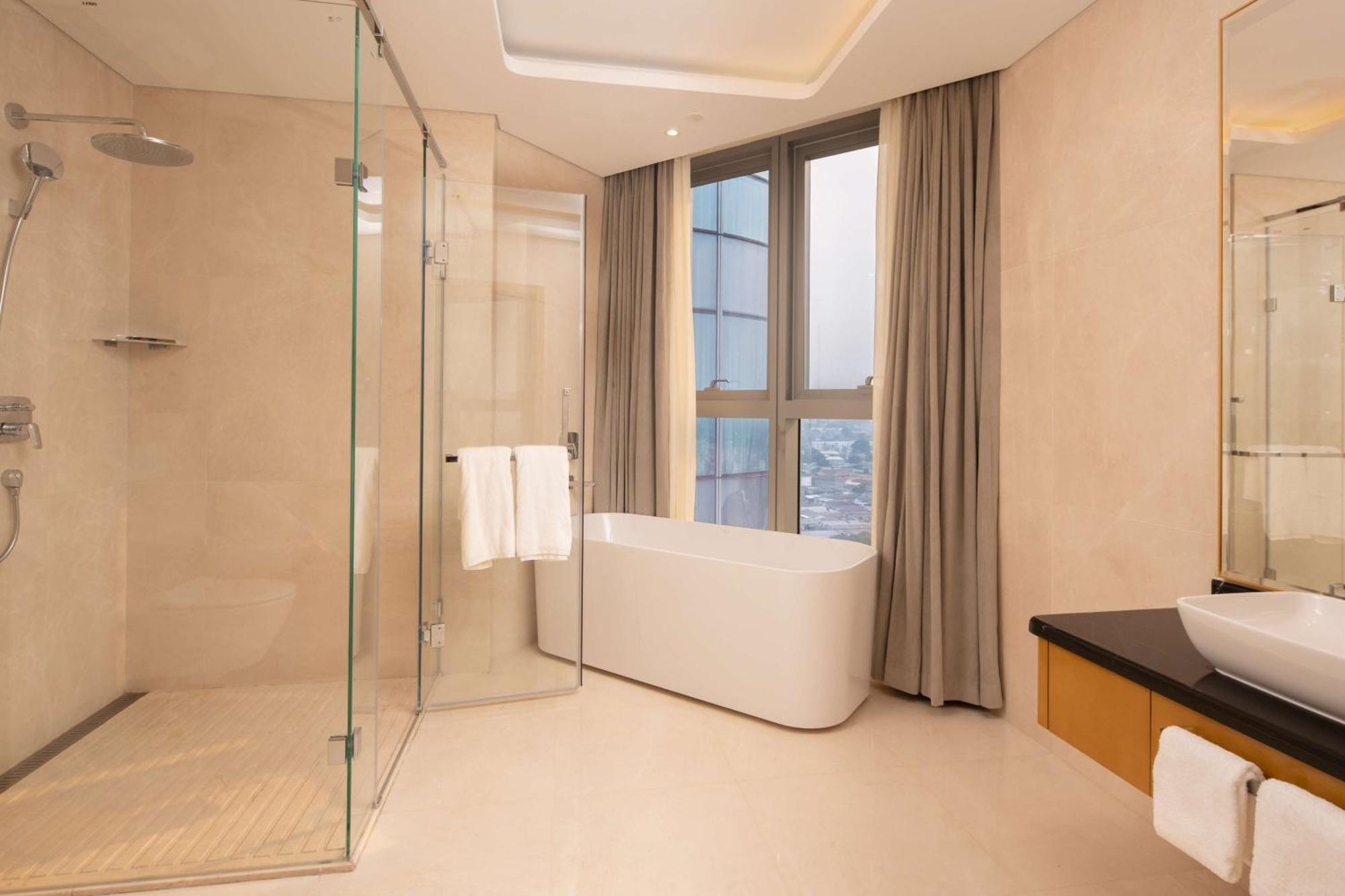 Hilton Brazzaville Les Tours Jumelles Hotel & Residences المظهر الخارجي الصورة